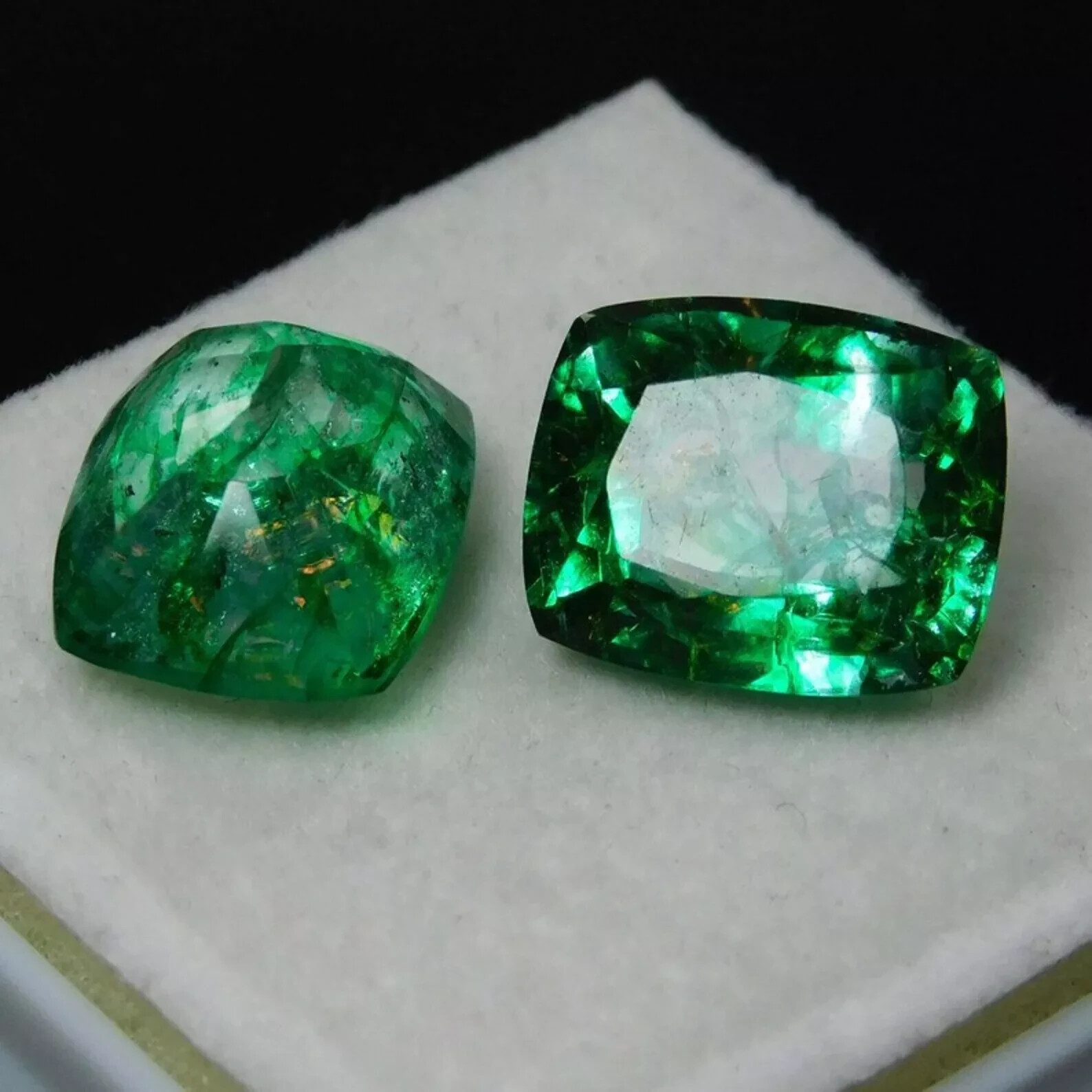 High Quality Green Emerald Natural Pair 10.20 Ct Cushion Cut Loose Gemstone