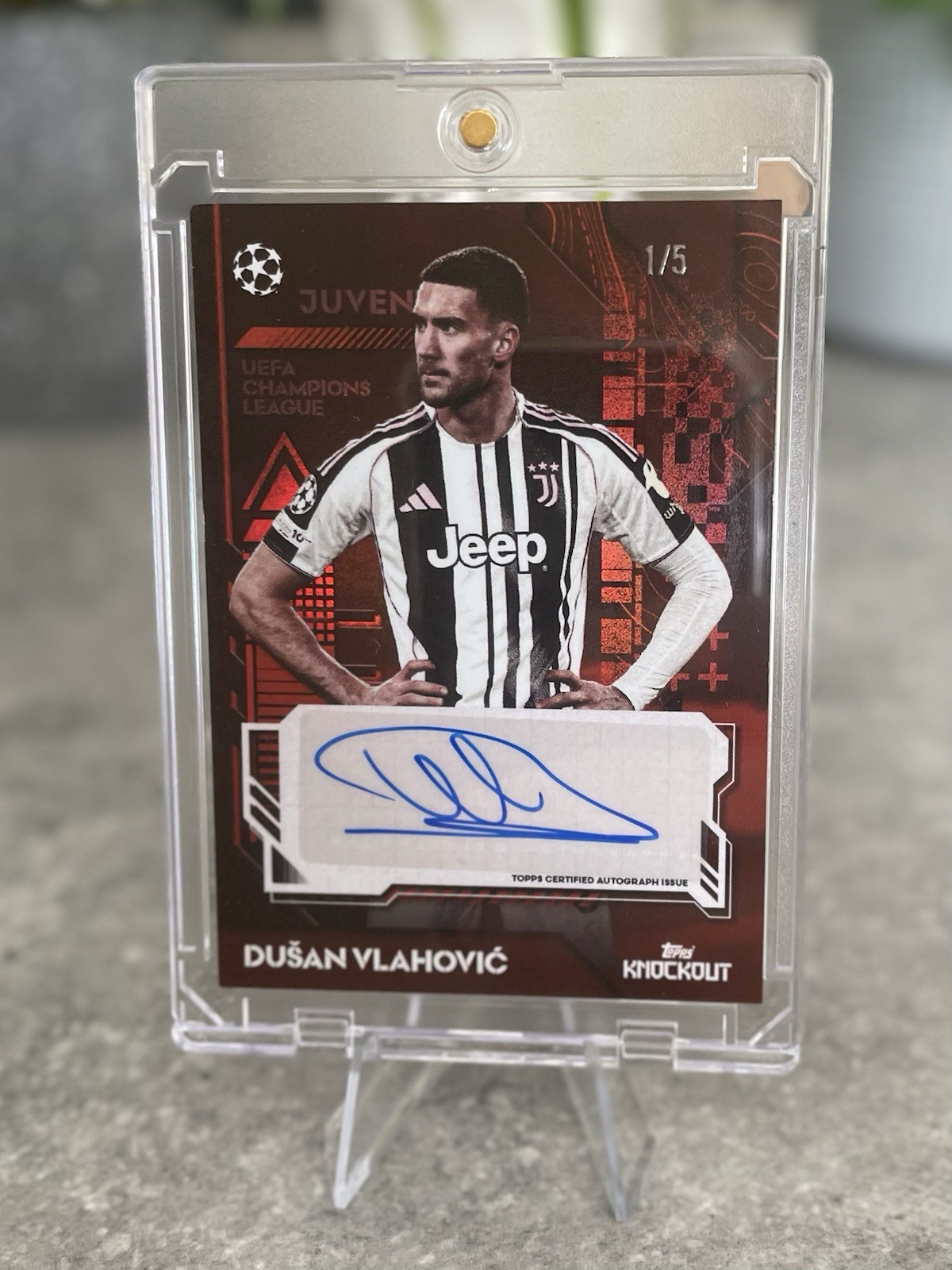 Dusan Vlahović 1/5 Auto Topps UEFA Club Competitions Knockout 25/26 Juventus