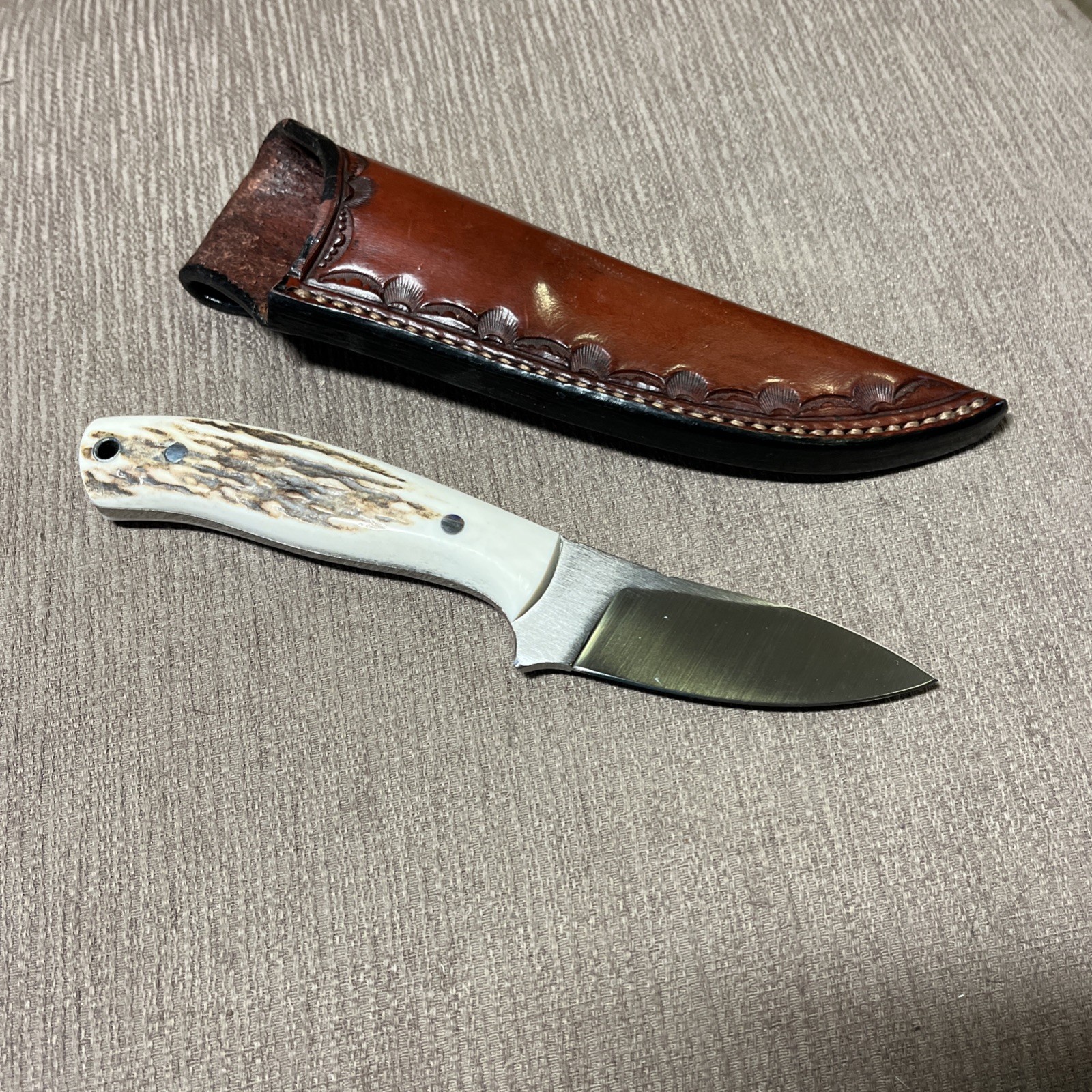 Mint, Custom Made Lamont Coombs, EDC Knife, Unused, Stag Handle, Custom Sheath