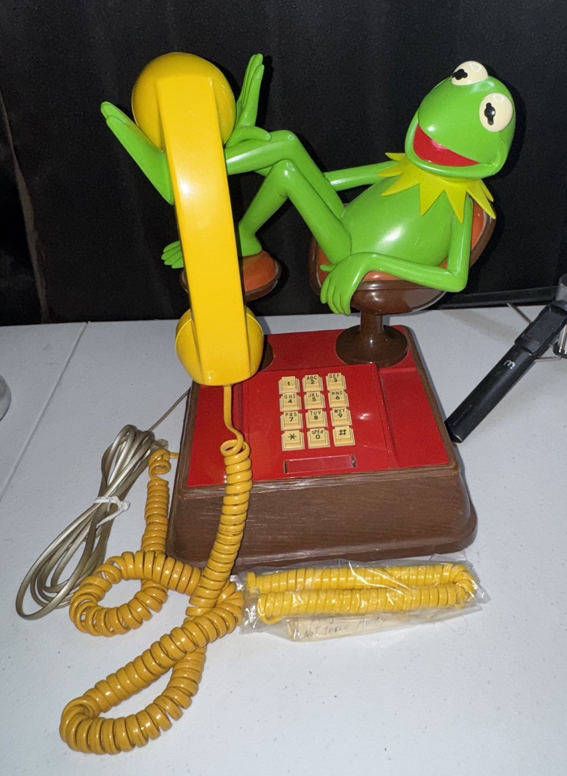 Vtg Muppets Collectible Kermit the Frog ATC Telephone Jim Henson 1983 Movie Prop