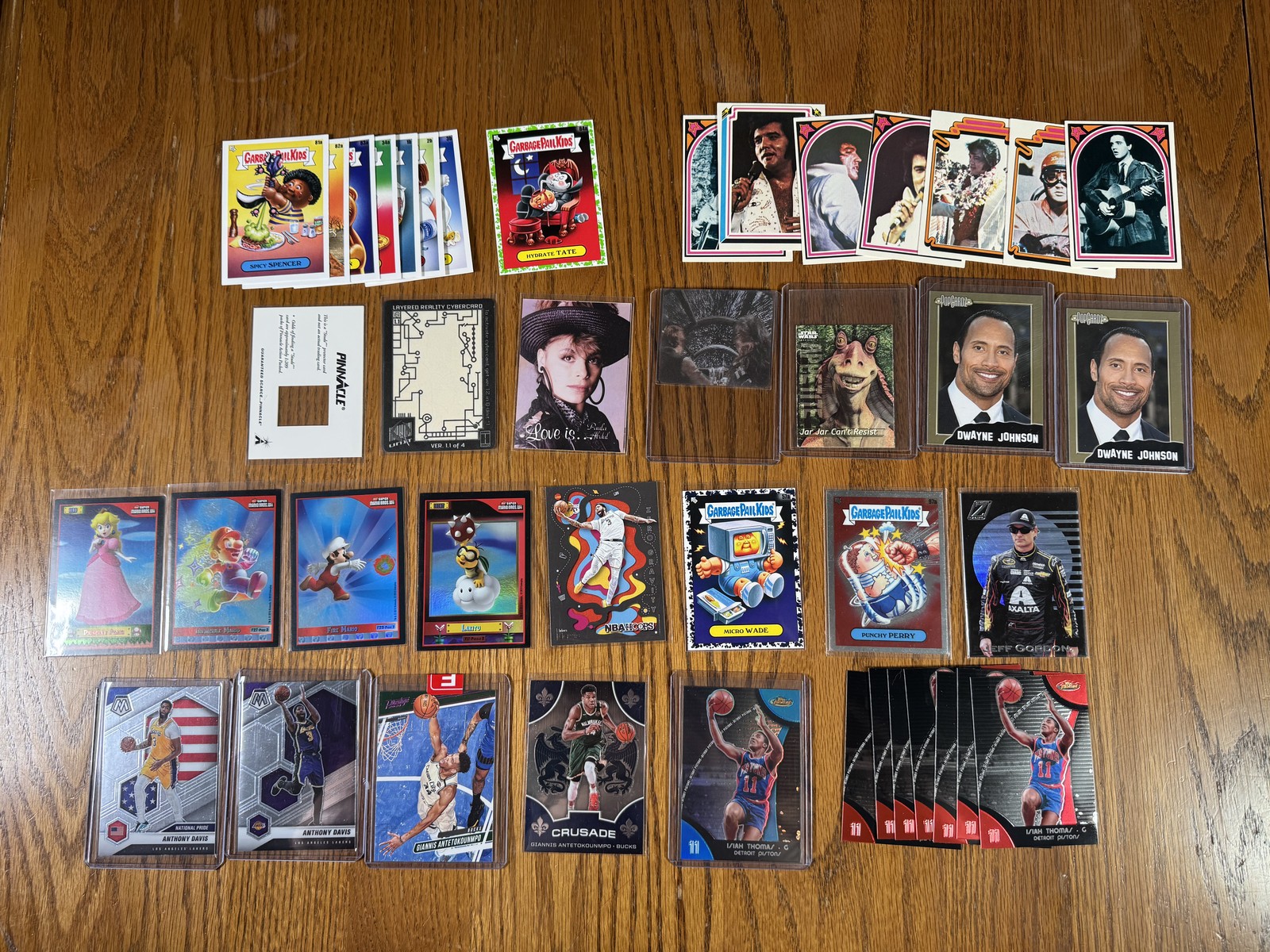 43 Card Lot Super Mario Wii Foils Isiah Thomas Finest /199 GPK Elvis Star Wars