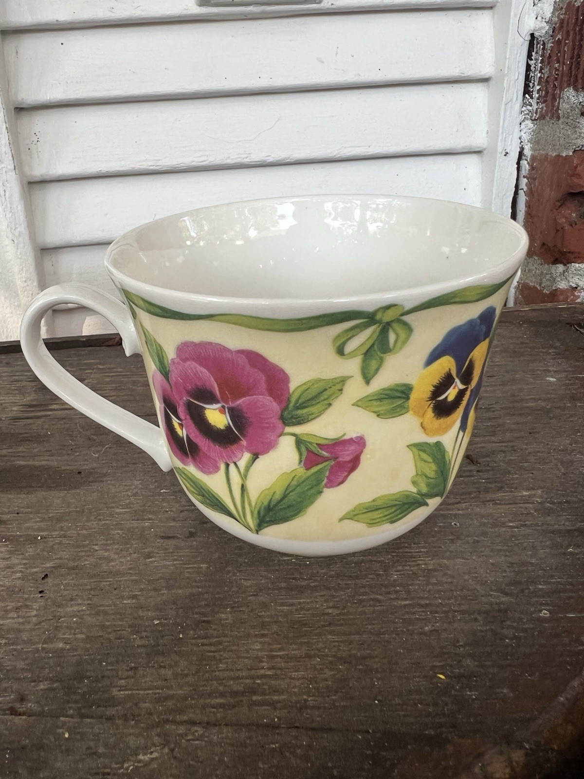Vintage Roy Kirkham Fine Bone China Mug - Made in England  VIOLA  2000