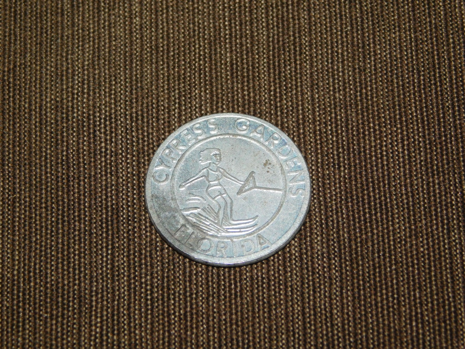 VINTAGE  SOUVENIR METAL CYPRESS GARDENS FLORIDA