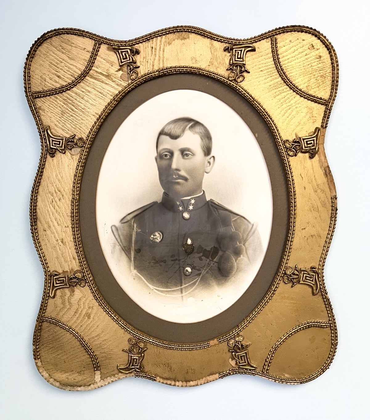 Antique European Military Portrait Photograph Ornate Gold Gesso Frame Identified