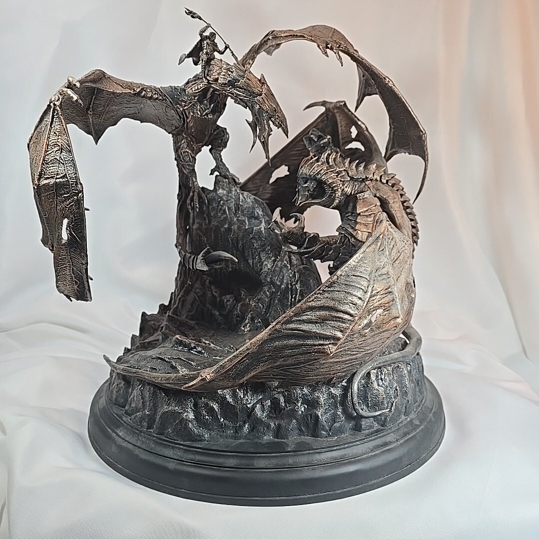 Middle Earth Shadow Of War Mithril Edition Tar-Goroth vs Carnan Statue LOTR