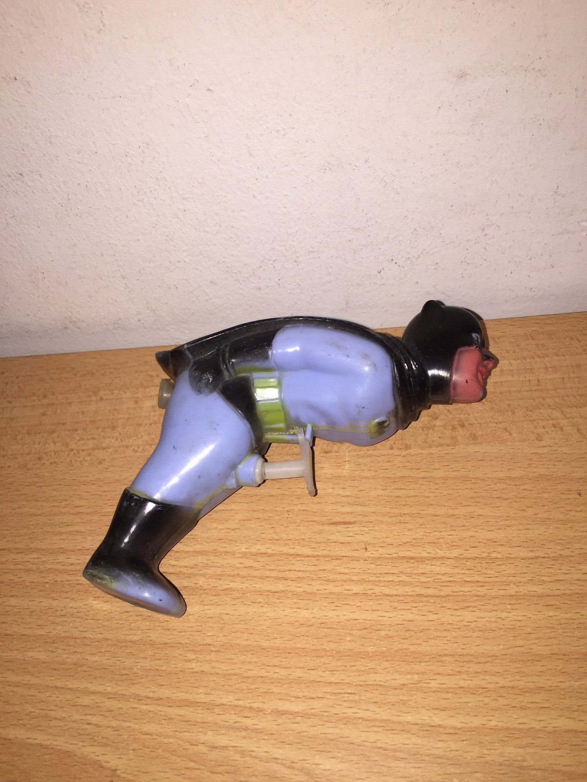 BATMAN WATER GUN SUPERHERO Vintage 1966 copy-16098