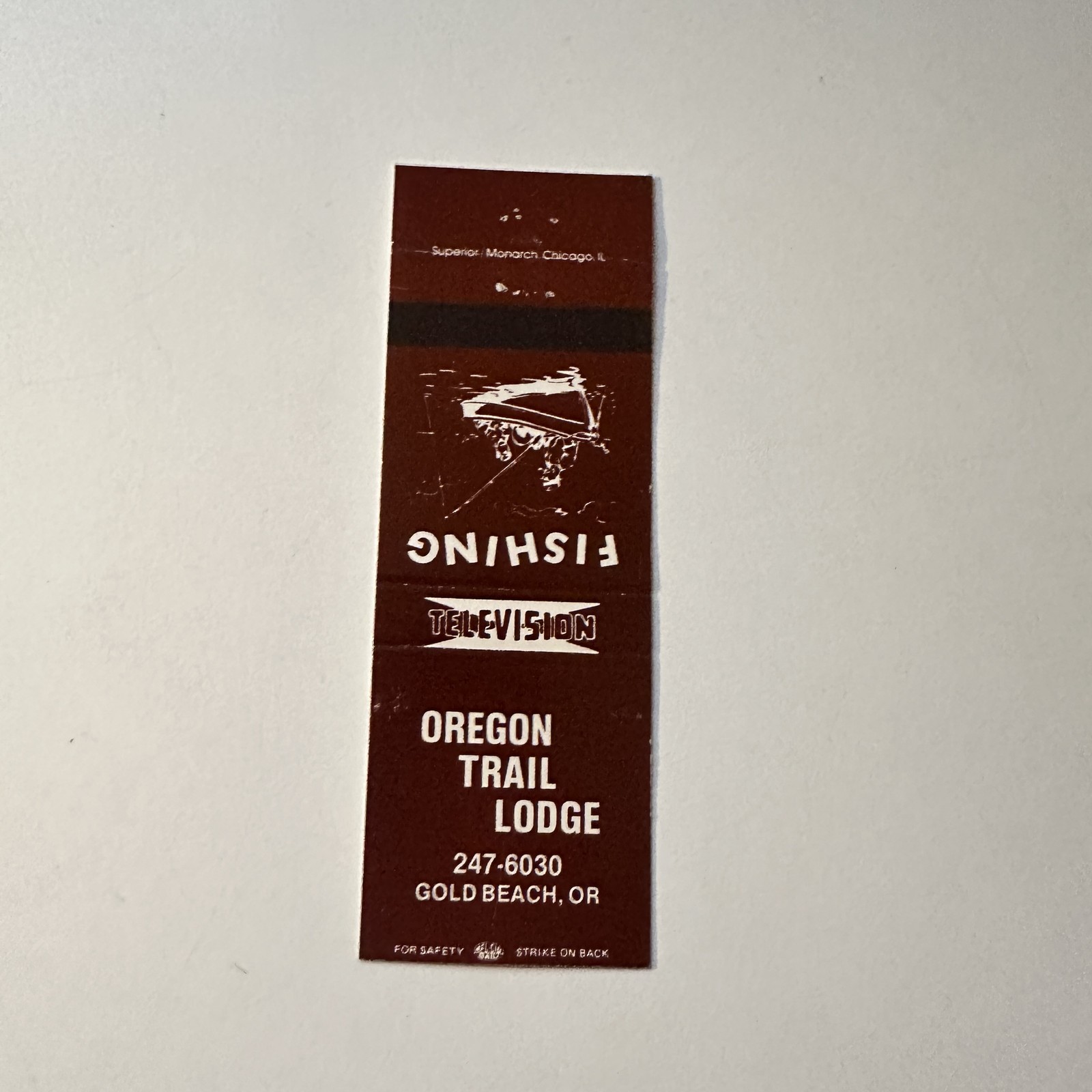 OREGON TRAIL LODGE GOLD BEACH, OR FISHING Vintage Matchbook Cover 4MB124-2