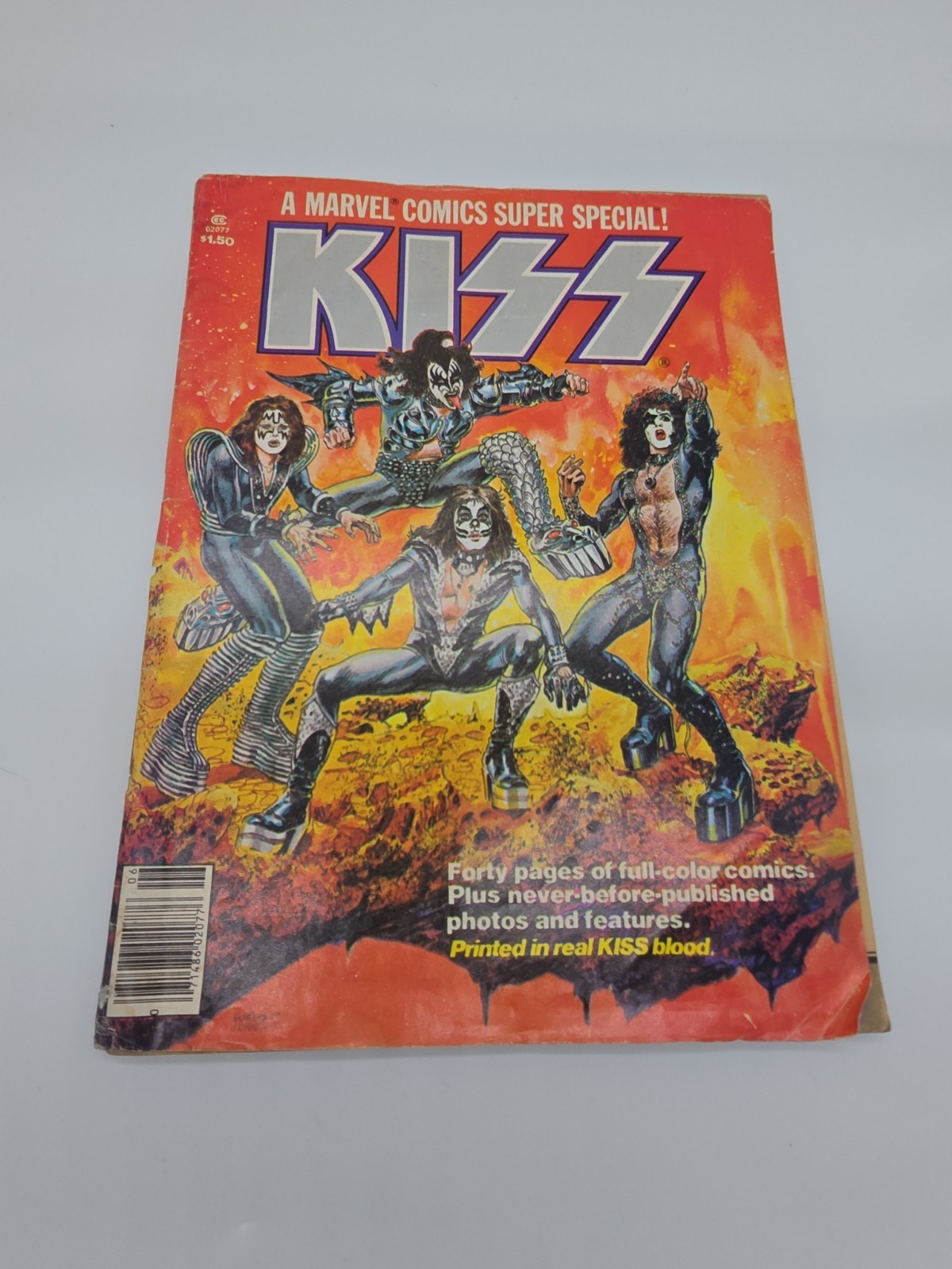 1977 KISS Marvel Comics Super Special 1 INTACT POSTER Centerfold Blood Ink Read