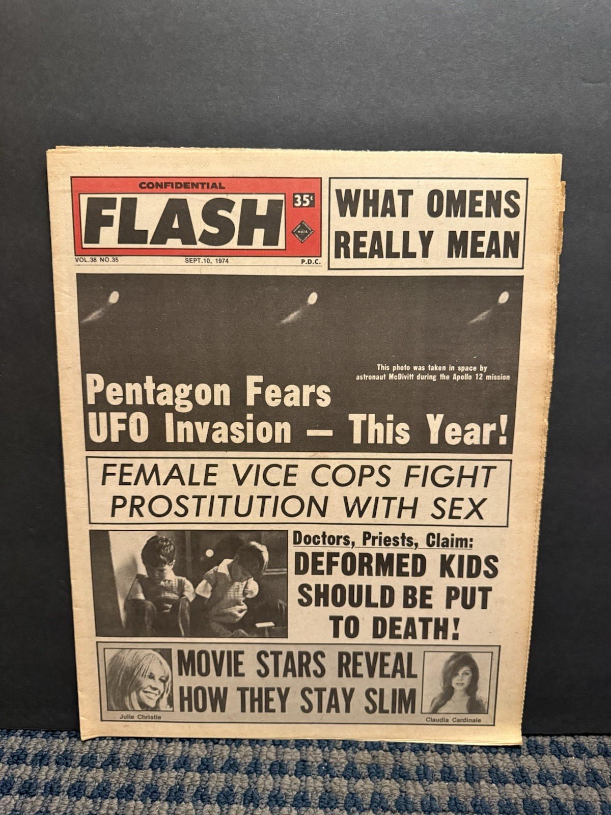 1974 Sept. 10th Confidential Flash Newspaper, UFO Invasion  (VRN10B