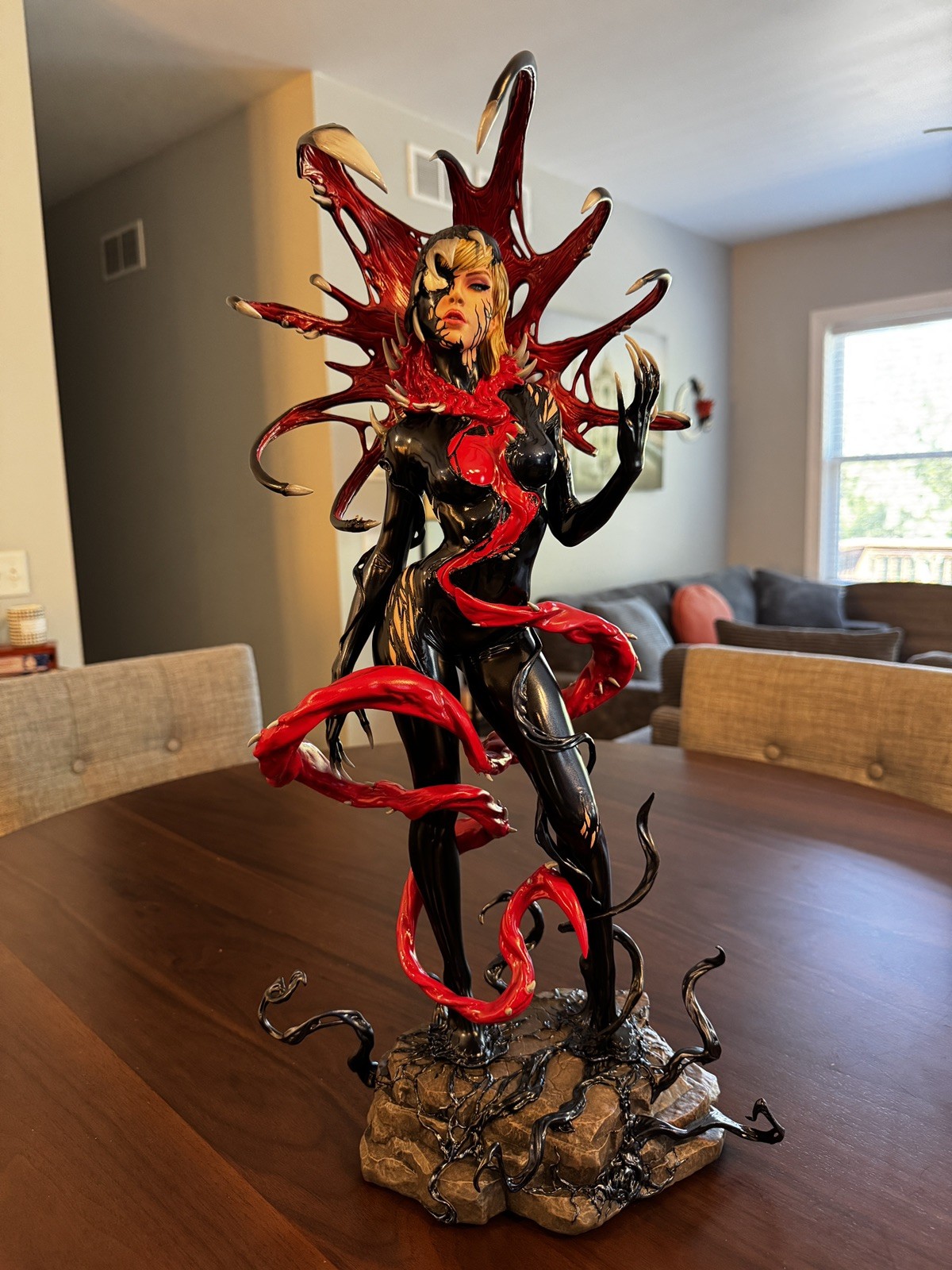 Sideshow Gwenom Premium Format Statue