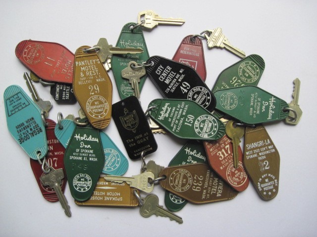 Vintage Hotel Motel Room Key Fobs & Keys from cities in Washington State