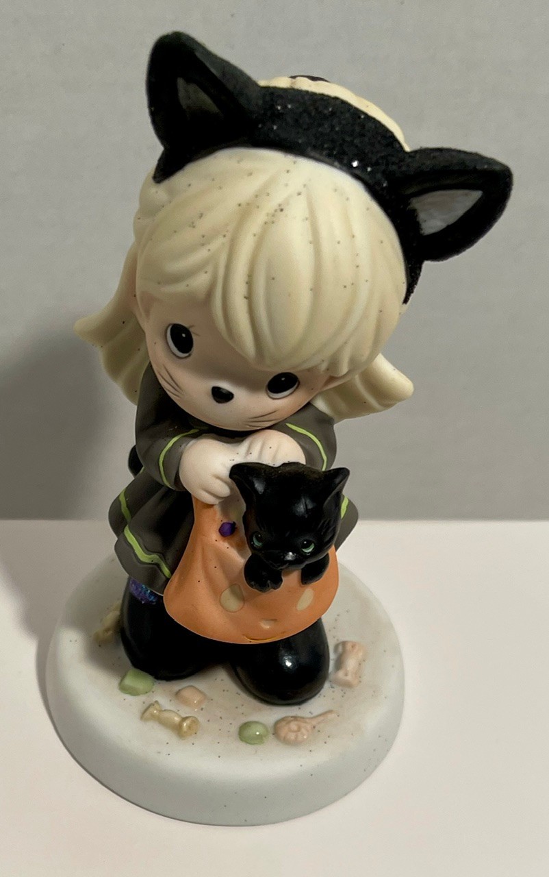 Precious Moments Have A Purr-fect Halloween Black Cat Figurine 209011 NIB