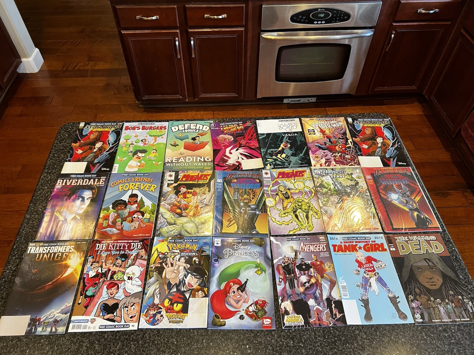 Comic lot 36 count some sealed