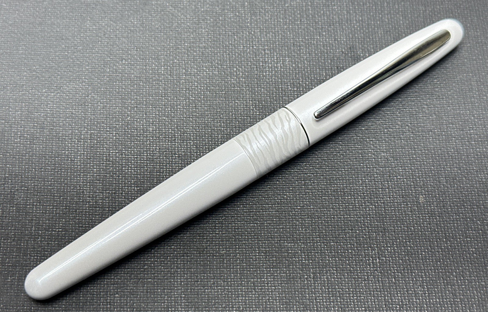 Pilot Metropolitan Animal Fountain Pen in White Tiger- Fine Point