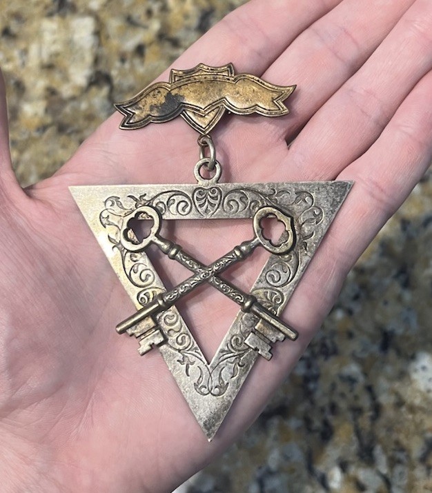 Antique Silver Knights of Pythias Pin Medal Fraternity Free Mason Supreme Lodge