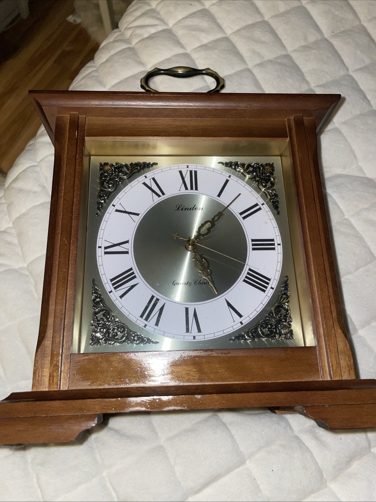 Linden Quartz Vintage Triple Chime Mantel Clock Beautiful Works Great