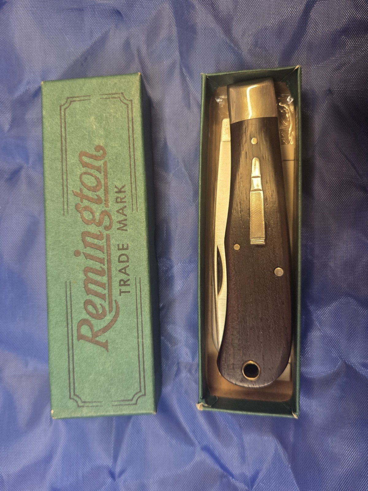 Remington UMC USA 1989 Cocobolo Wood R1128 Bullet Trapper Knife  WITH Box