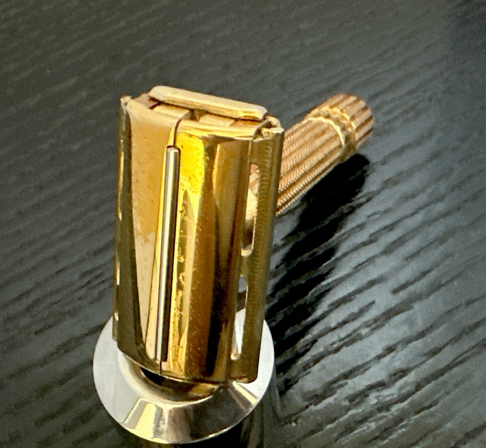 Vintage 1946-47 Gillette ARISTOCRAT Safety Razor/Double Edge/TTO