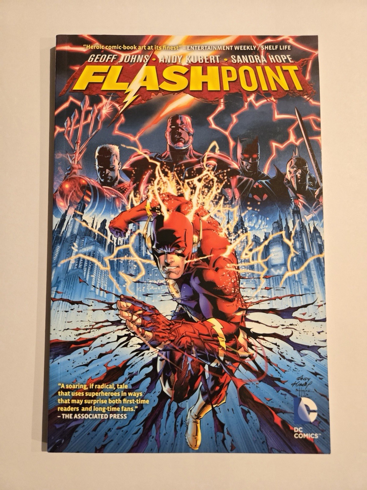 Flashpoint Trade Paperback Volume #1 DC Comics 2012 Geoff Johns & Andy Kubert
