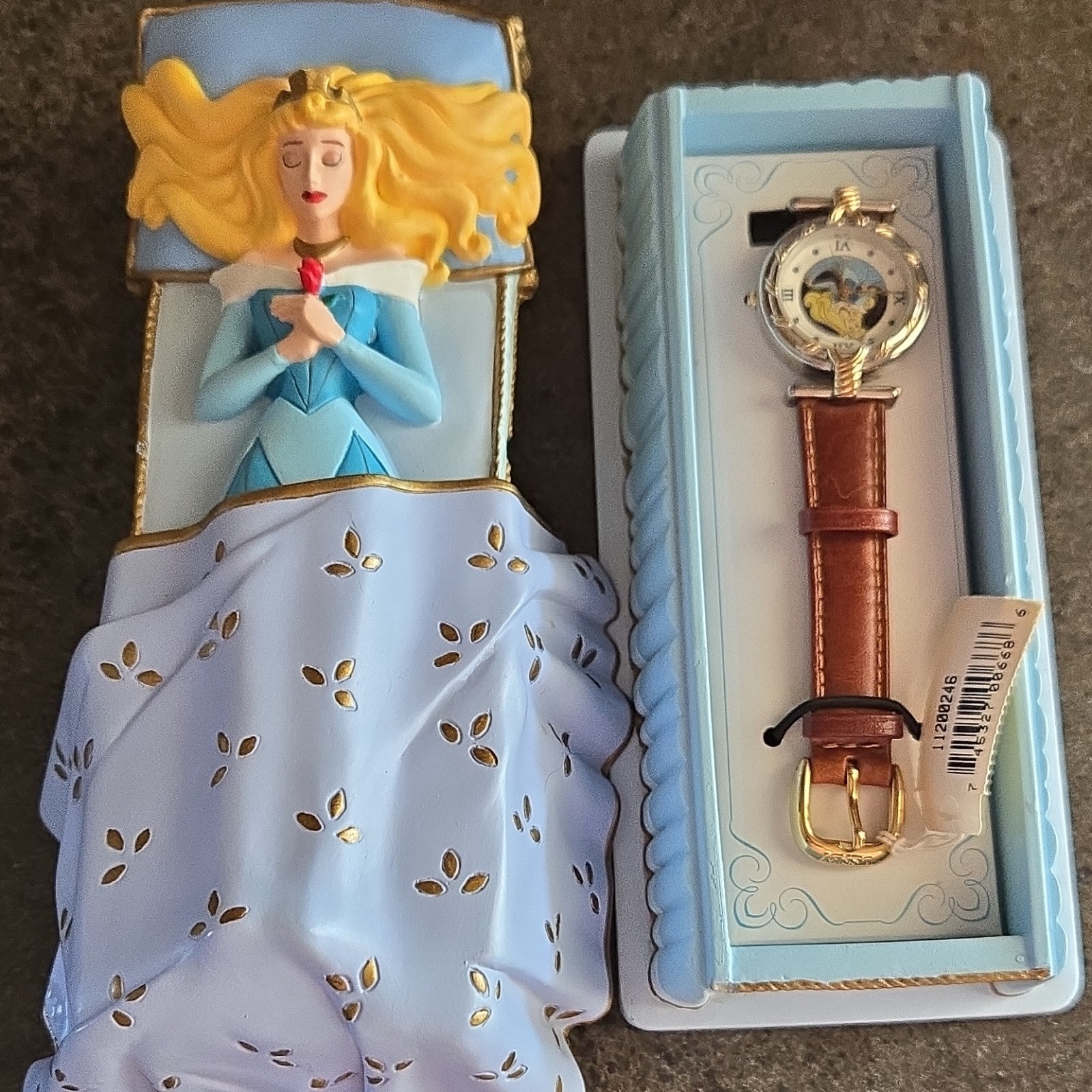 Disney Sleeping Beauty Princess Aurora Wristwatch in Display Case/Box