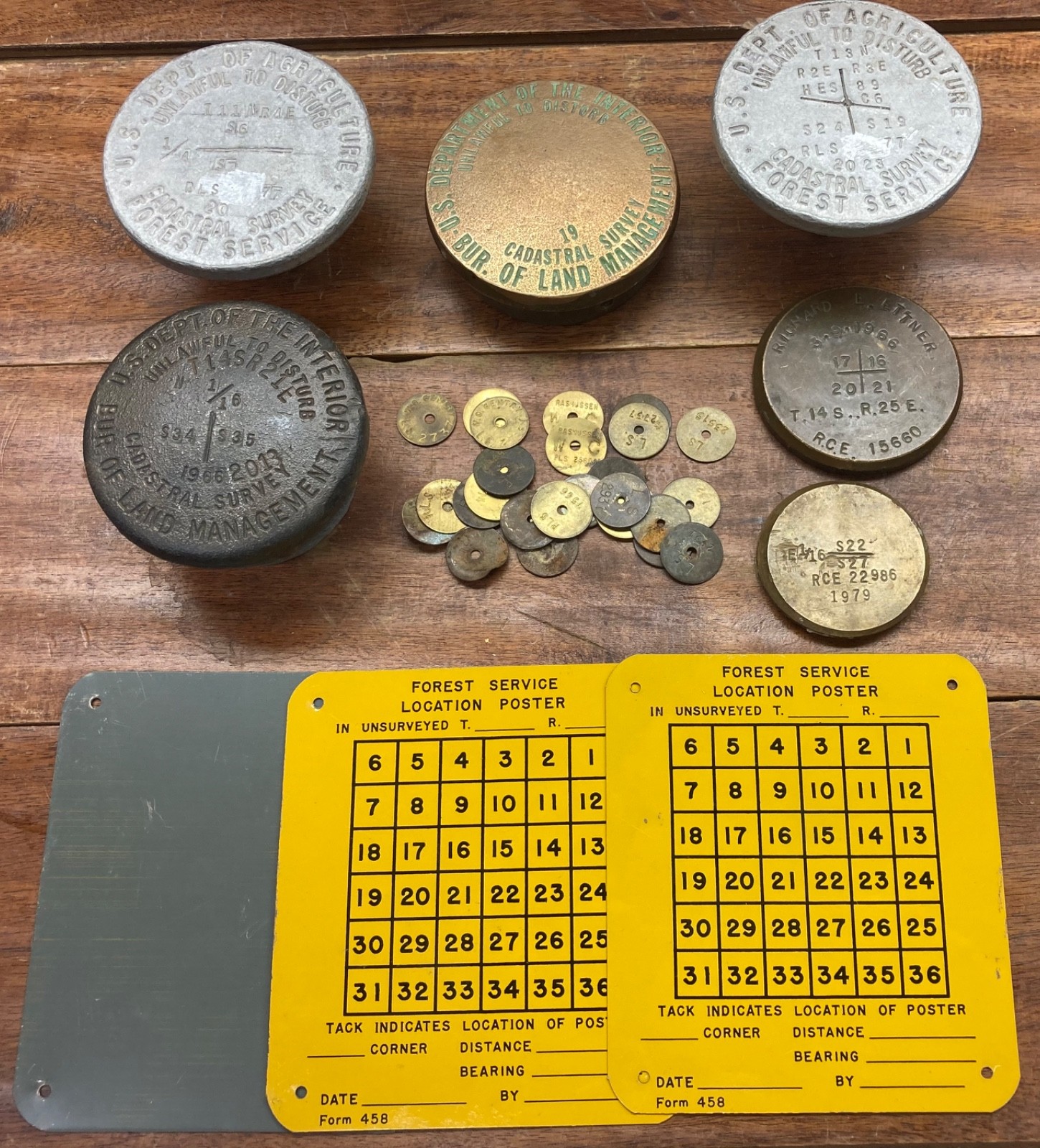 COOL LOT, RETIRED BLM US FOREST SERVICE CADASTRAL SURVEY CORNER MARKERS & SIGNS