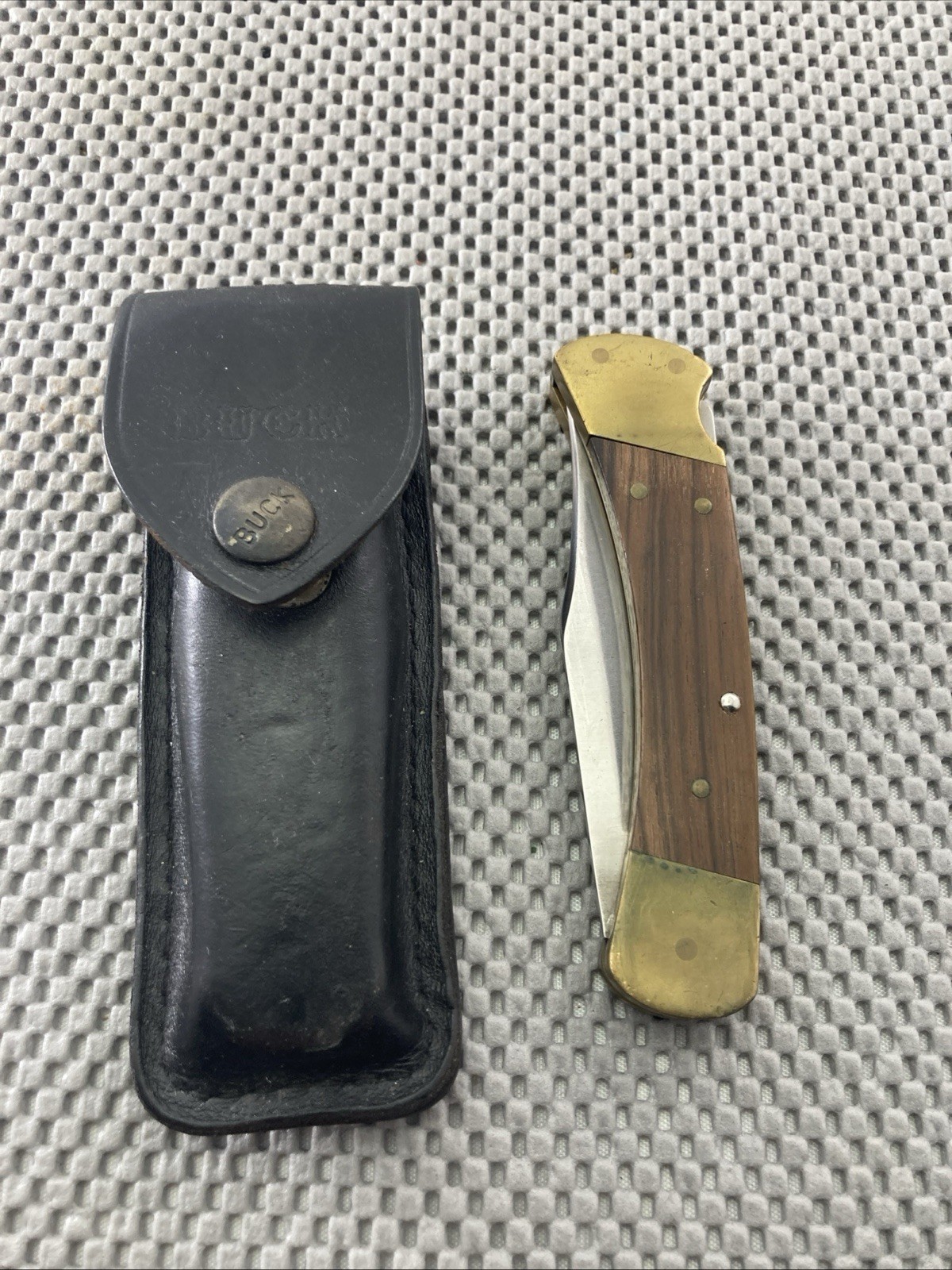 Vintage BUCK 110 4 Dot Folding Hunter Pocket Knife 1981-86 Buck Leather  Sheath