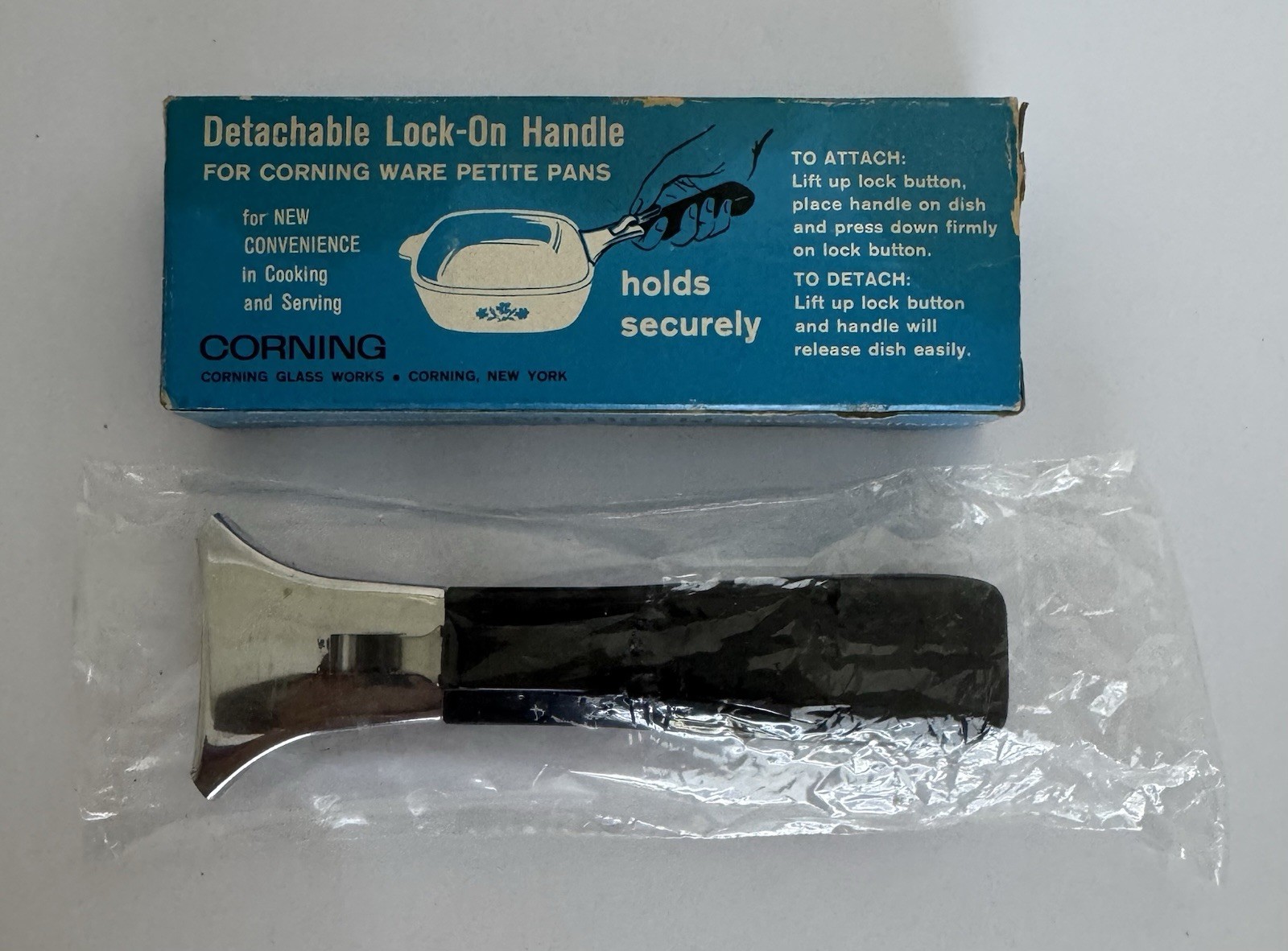 Vintage Corning Ware Detachable Lock-On Handle Petite Pan P-41-HG