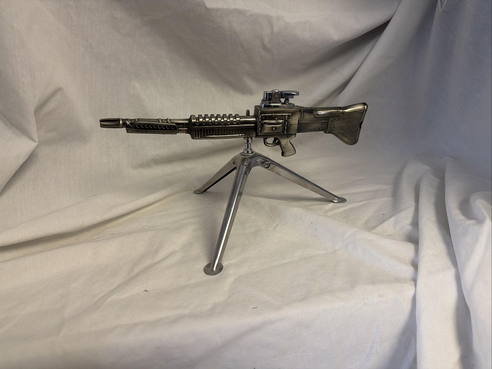 Vintage BROWNING M60 MACHINE GUN TABLE LIGHTER w/ TRIPOD -  11.25 INCHES,  Japan