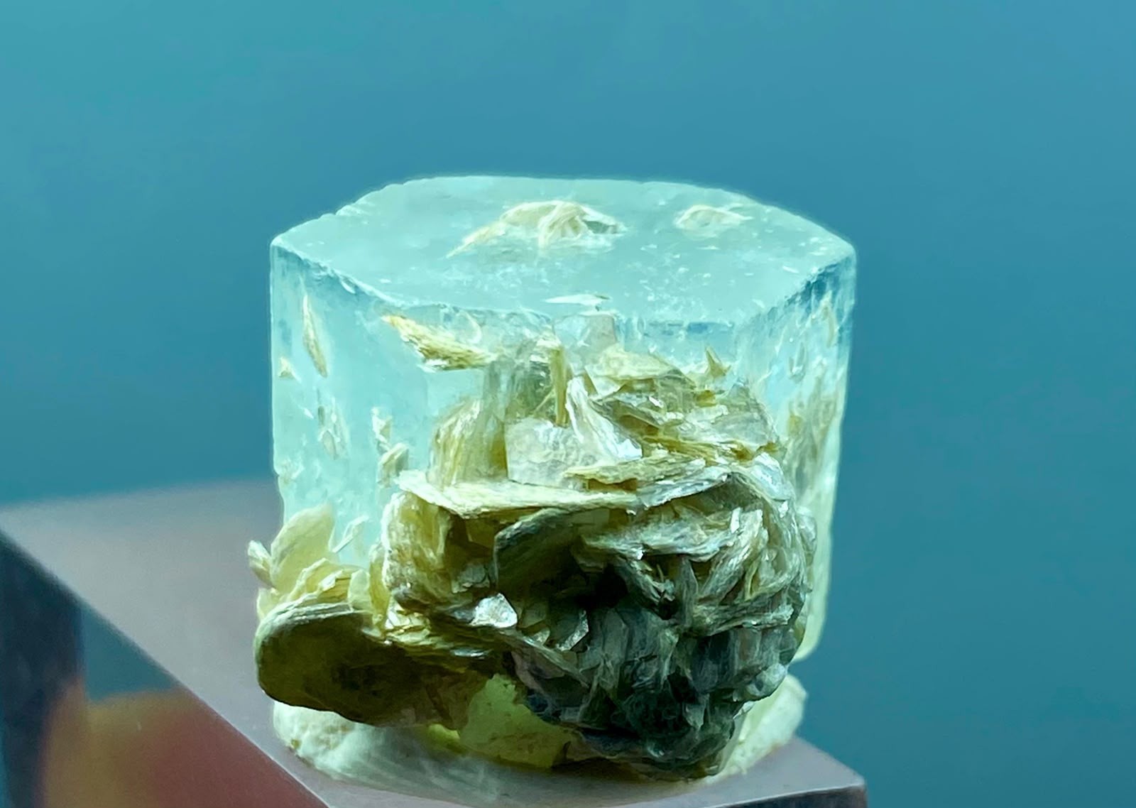 Natural Terminated Aquamarine With Mica Crystal Specimen Pakistan 48.75 Carats