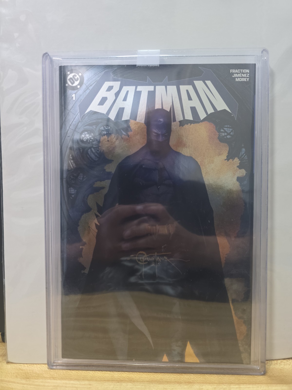 DC BATMAN #1 SIGNED DAN QUINTANA NYCC FOIL VARIANT. ENAMEL SIGNATURE 9.8+ COND 