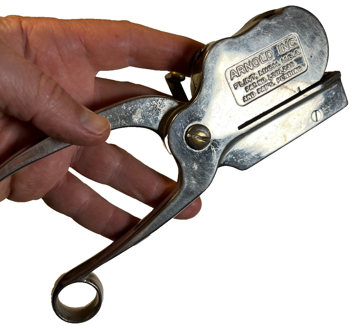 Vintage Arnold Cattle Ear Tattoo Pliers Flint Michigan Self Inking Farm Tool