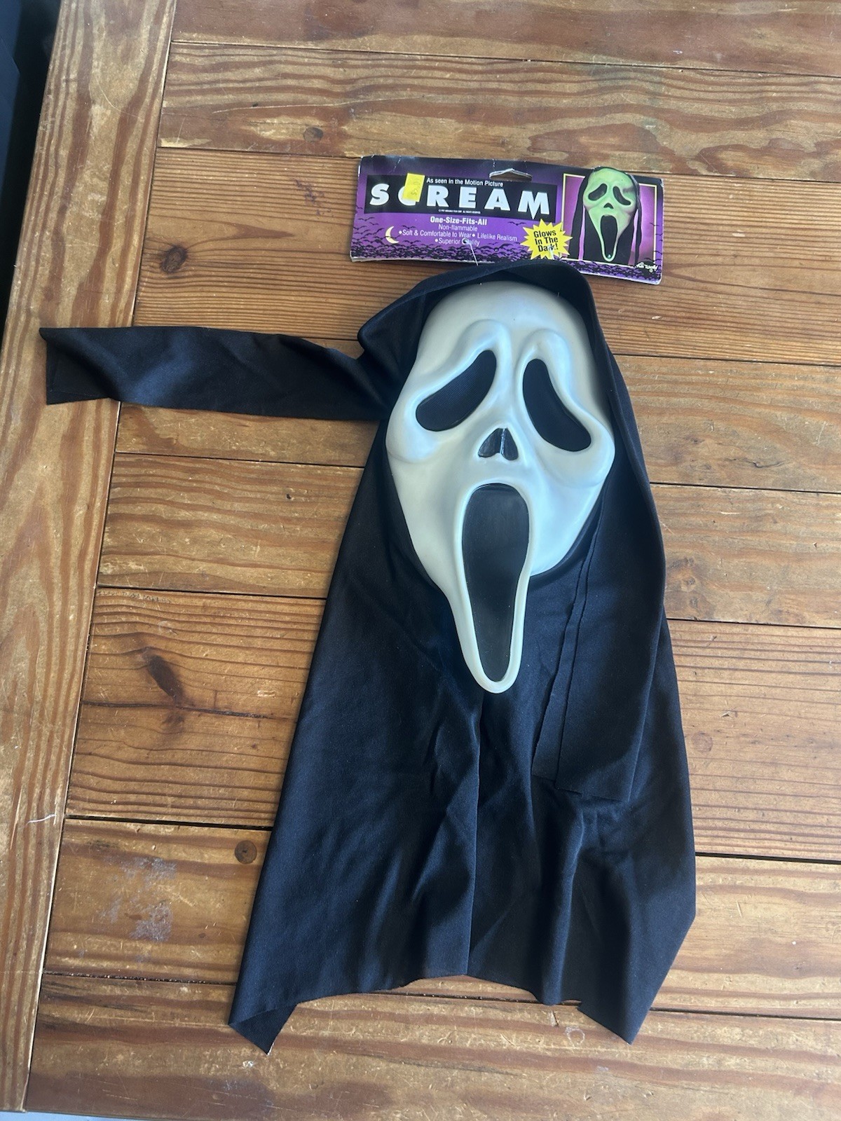 Vintage NOS Scream Movie Halloween Mask