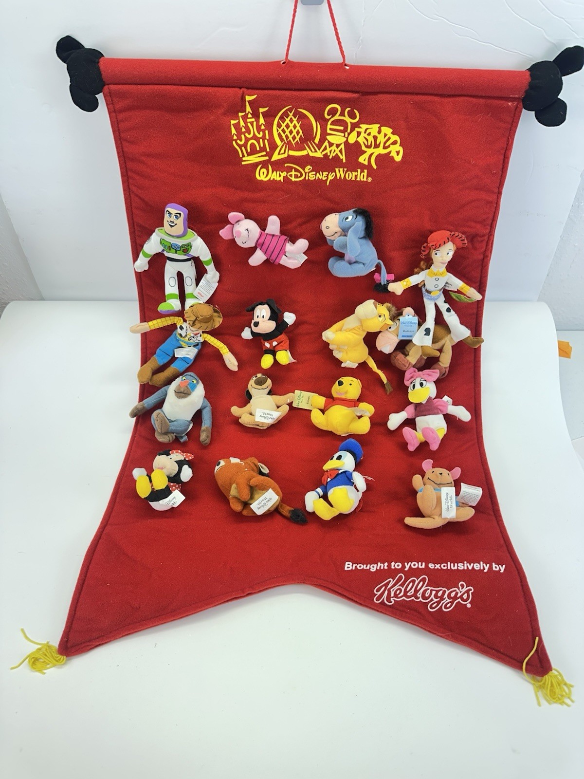 Vintage 2001 Kellogg’s Walt Disney World 16 Mini Bean Plush Set Display Banner