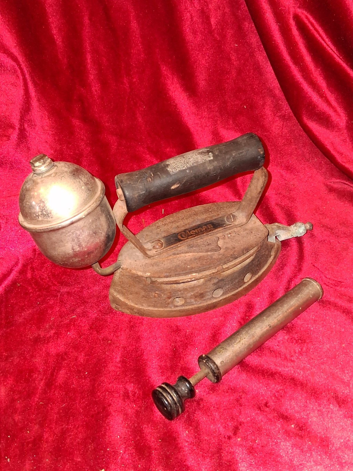 Rare Complete Vintage Coleman Model 4A Self Heating Gas Iron with Original Pump