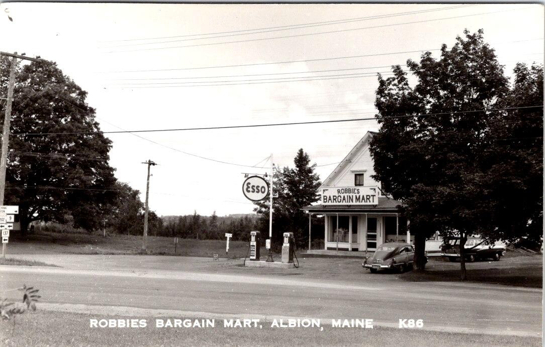 RPPC, Albion ME Maine ROBBIES BARGAIN MART Esso Gas & Store ROADSIDE Postcard