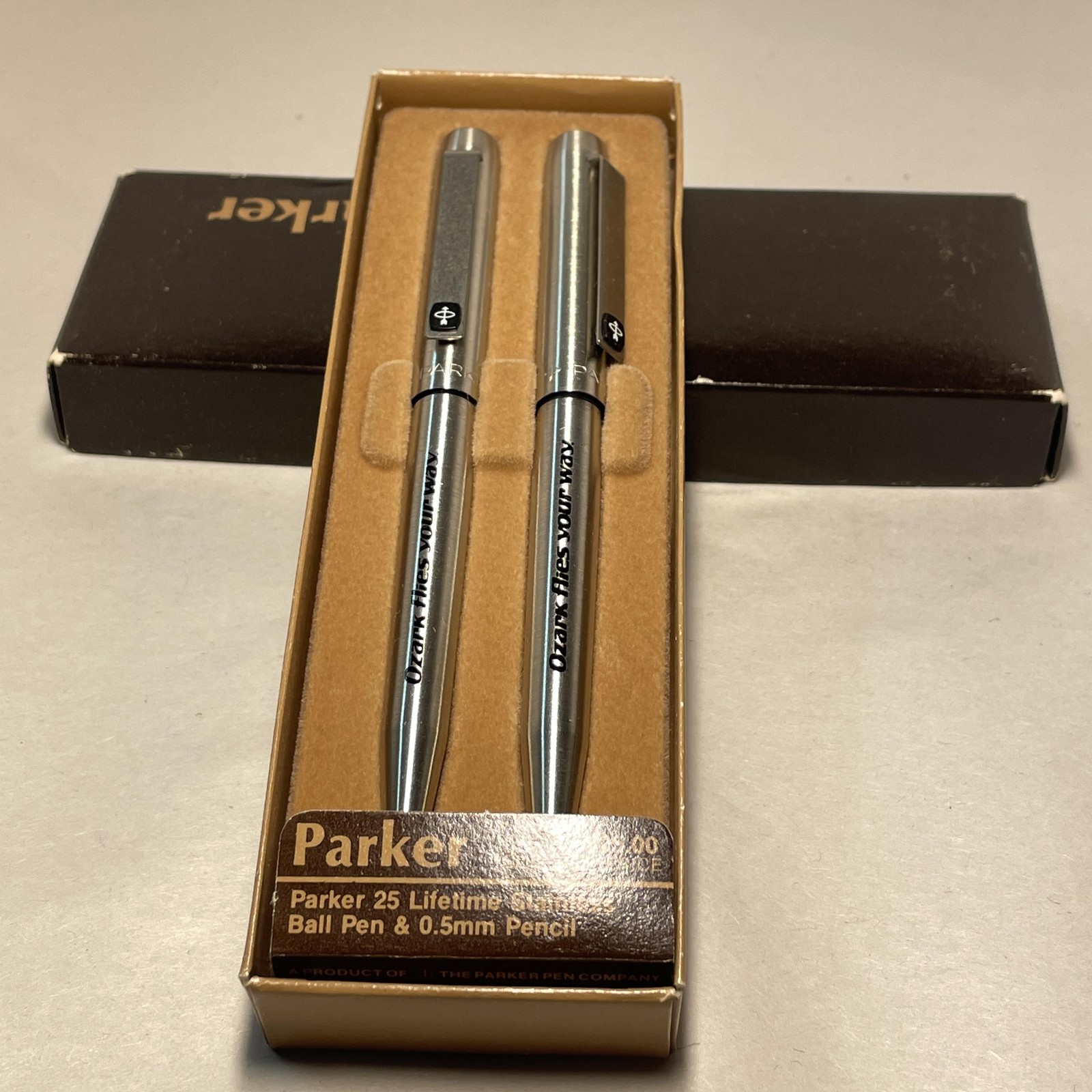 Vintage Ozark Airlines Parker 25 Stainless Ball Pen & 0.5mm Pencil Set Boxed