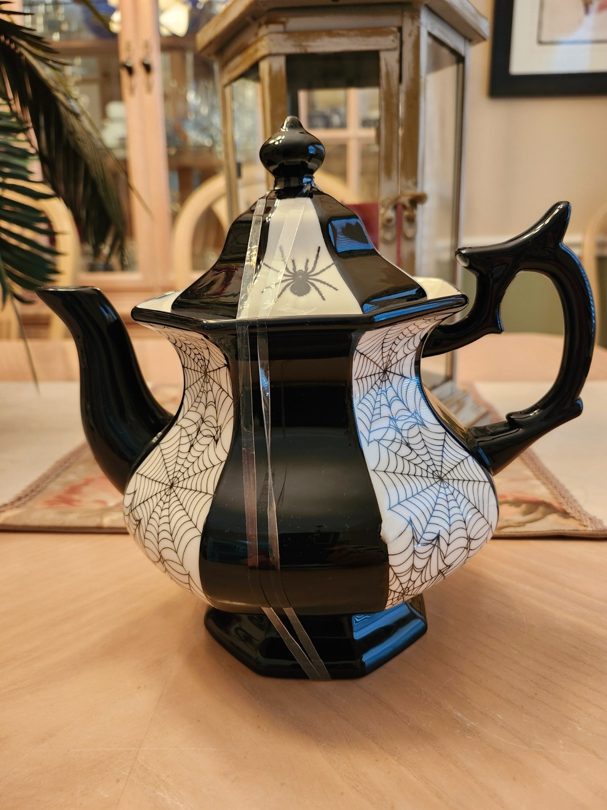 GRACE TEAWARE HALLOWEEN ELEGANT BLACK AND WHITE SPIDER WEB TEAPOT  GOTHIC HTF