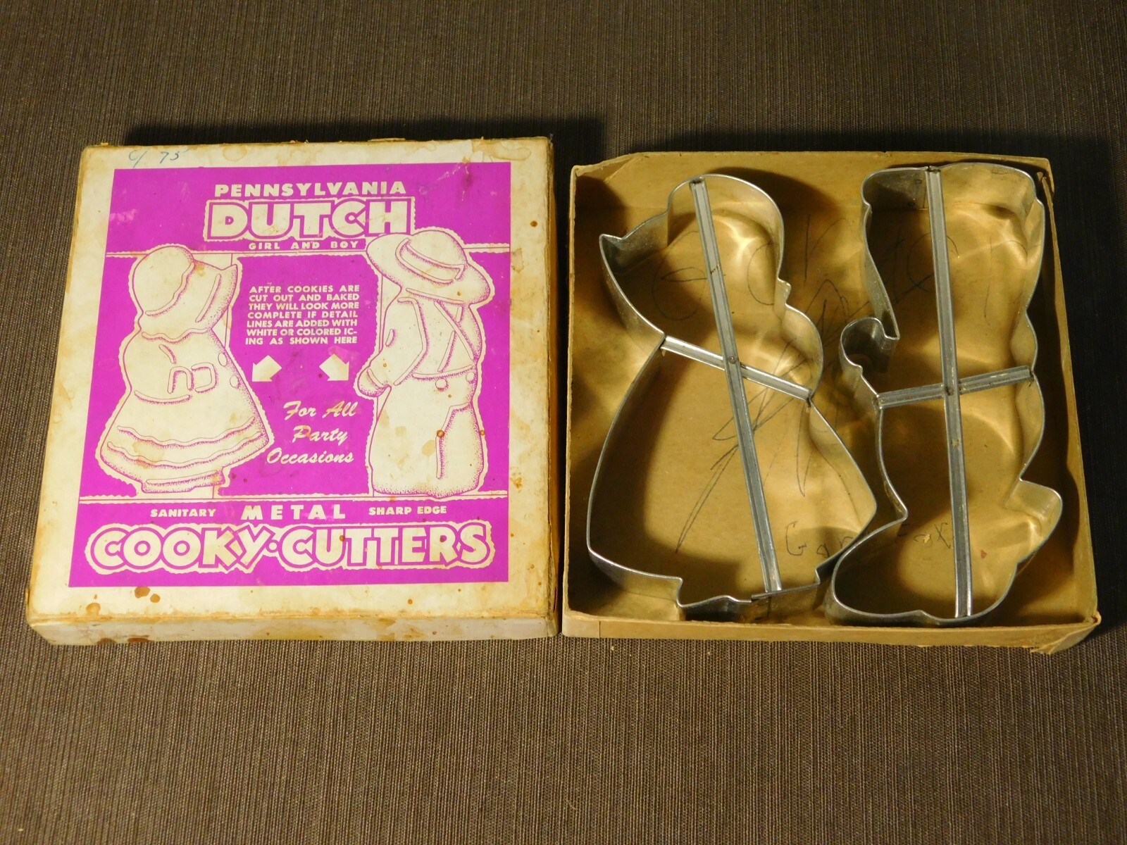 VINTAGE KITCHEN PENNSYLVANIA DUTCH GIRL & BOY METAL COOKIE COOKY CUTTERS