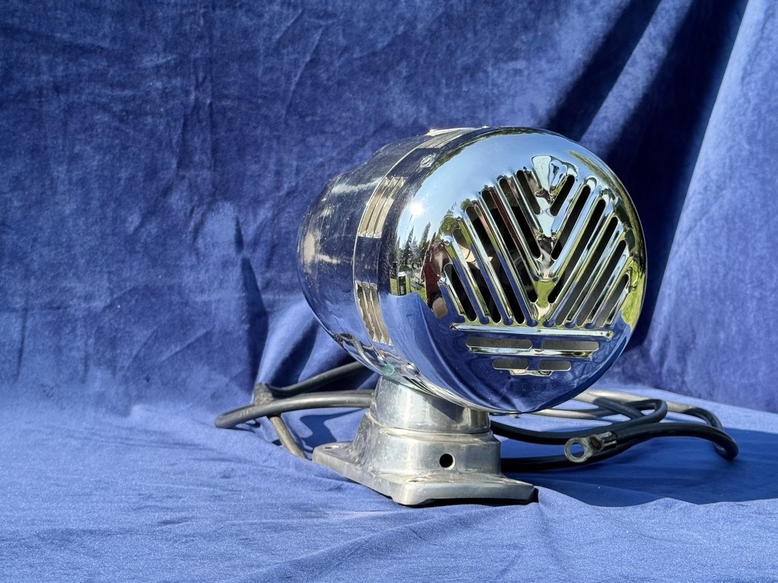 Vintage Federal Sign & Signal Model 66-G Chrome Siren 12V Tested.  Working.
