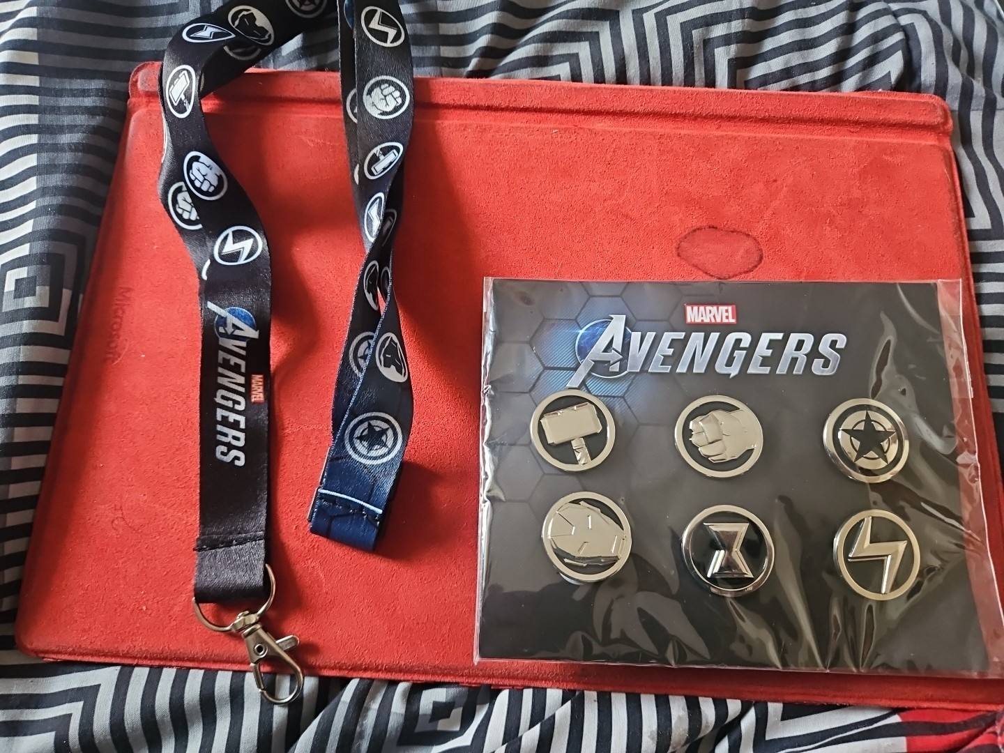 Marvel Avengers Crystal Dynamics Promotional Pins Set of 6 + Lanyard