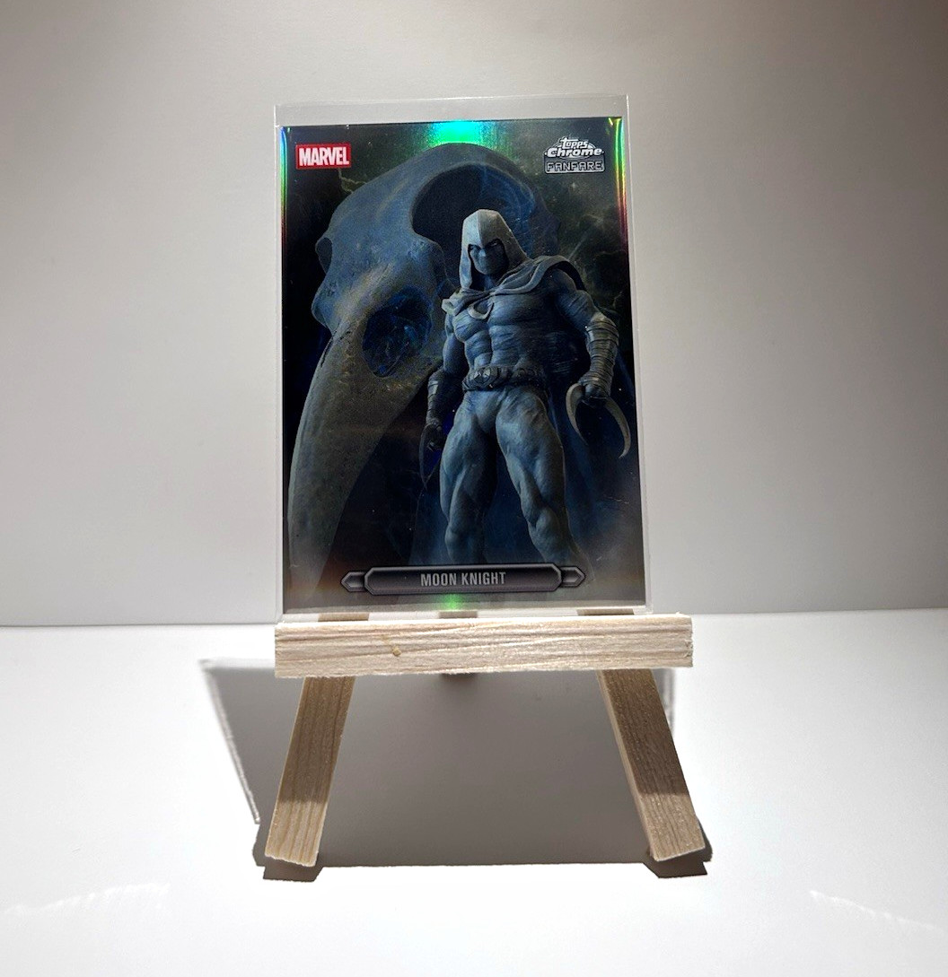 Topps Marvel 2022 Topps Chrome Sapphire Moon Knight Non-Sport Trading Card MN-3