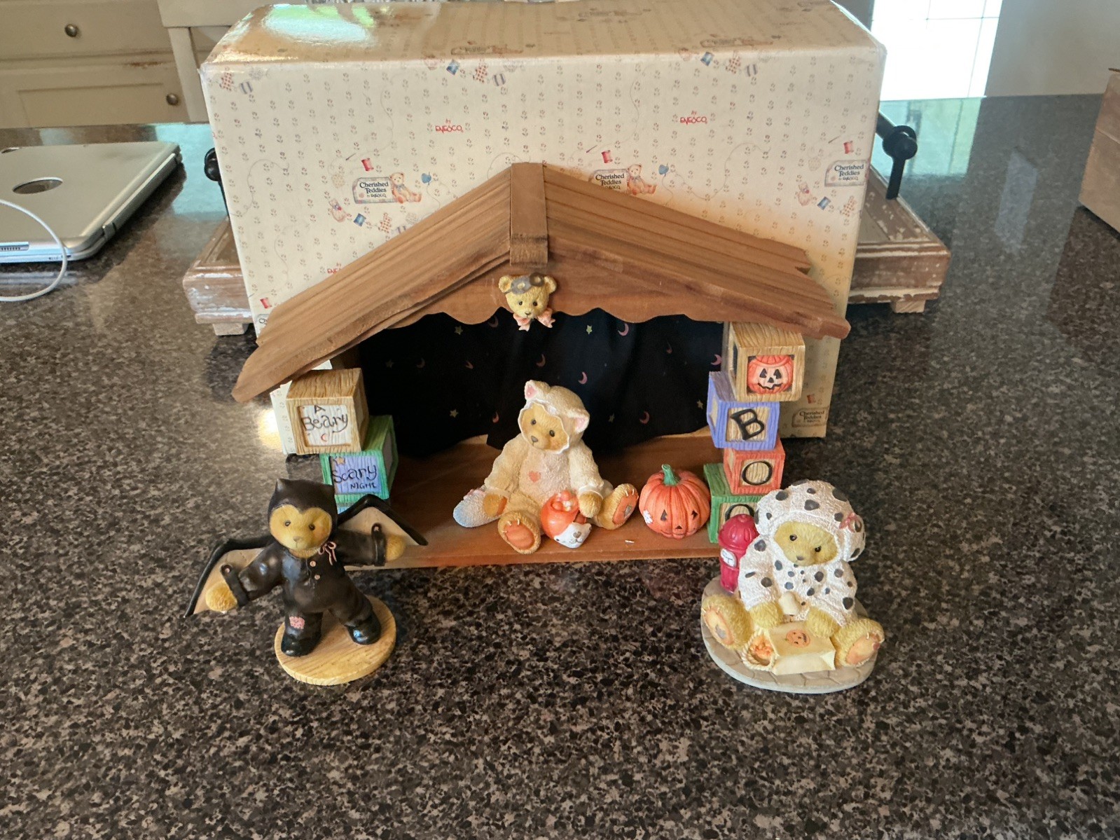 Cherished Teddies Halloween Lot w/House 3 Figures w/box 