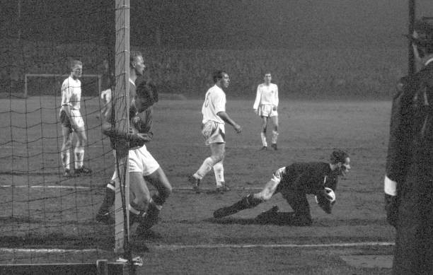 Soccer- Cup Winner\'s Cup 1962/63 - Odense BK 1909 - 1 FC Nuremberg- Old Photo 1
