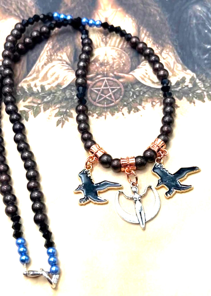 Crow Crescent Moon Goddess Witchcraft Pagan Witch Protection Amulet Necklace Y22