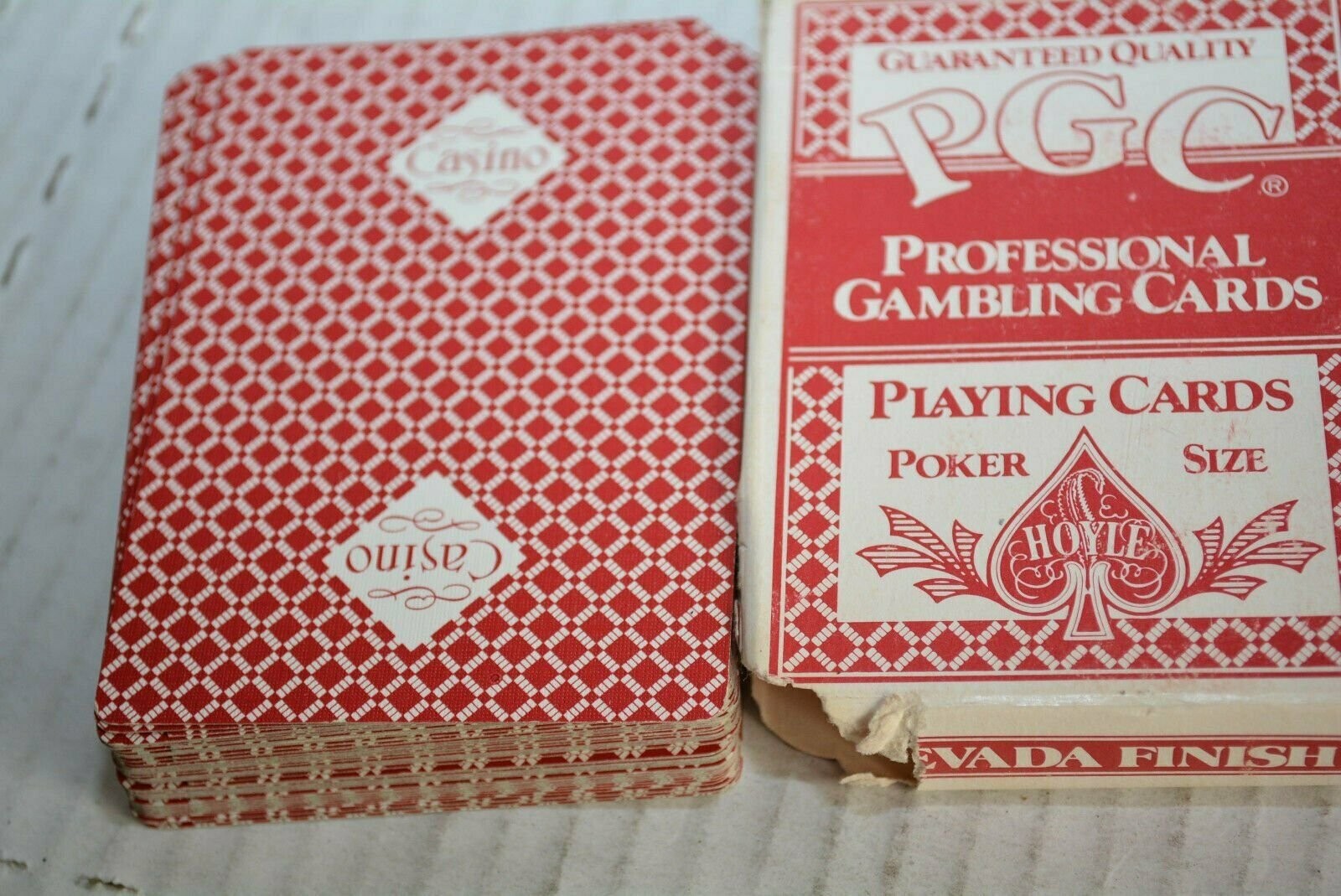 LAS VEGAS HOTEL CASINO PLAYING CARDS red in RED box PGC HOYLE PROFESIONALPOKER