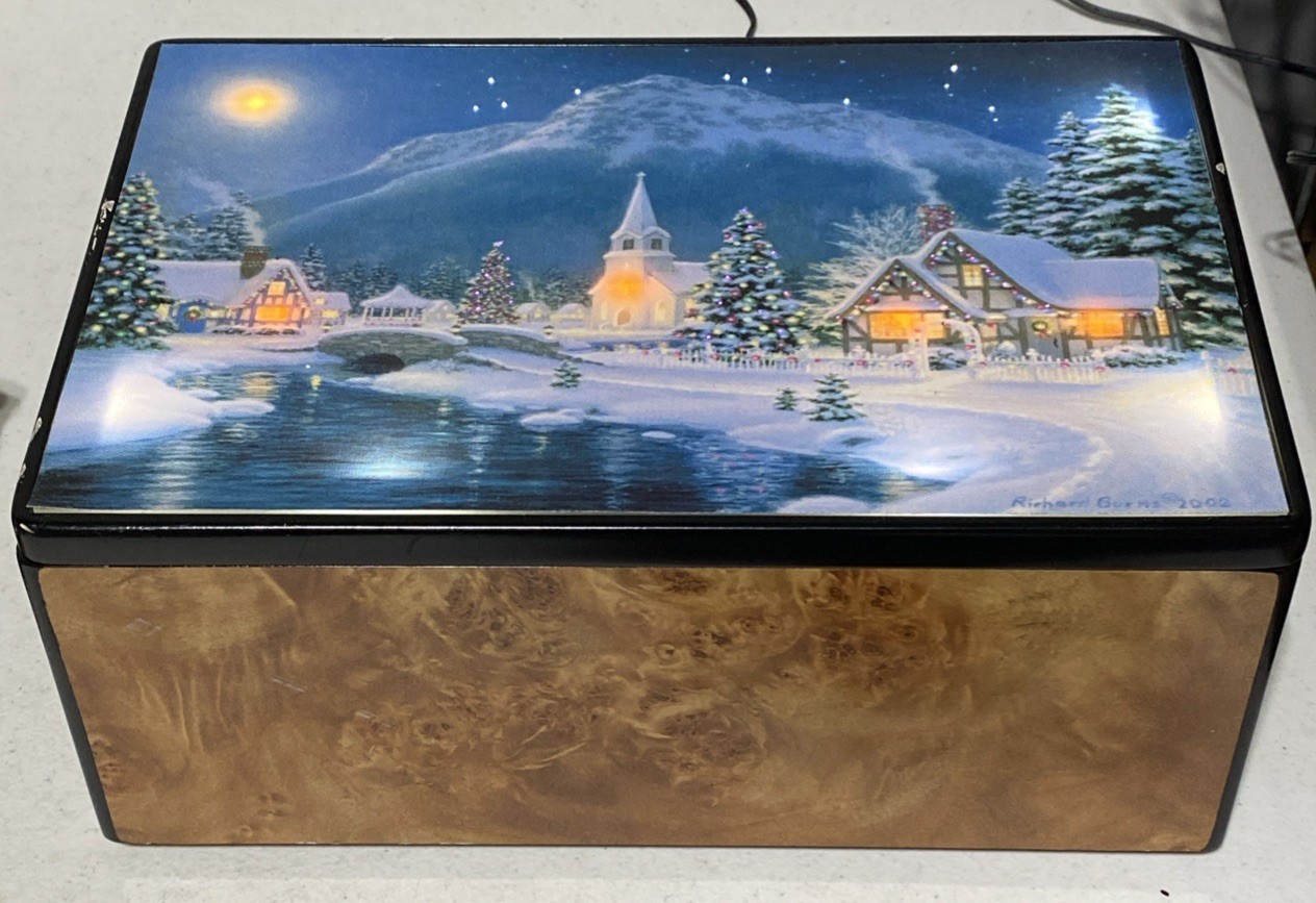 Mr Christmas Illuminated Music Box 50 Songs Richard Burns Art Village Symphony