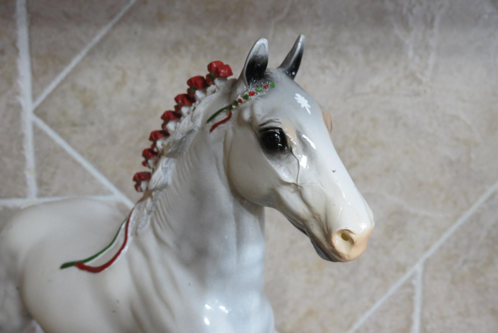 Peter Stone Holiday 1998 Draft Horse Drafter Work glossy white red green ribbon