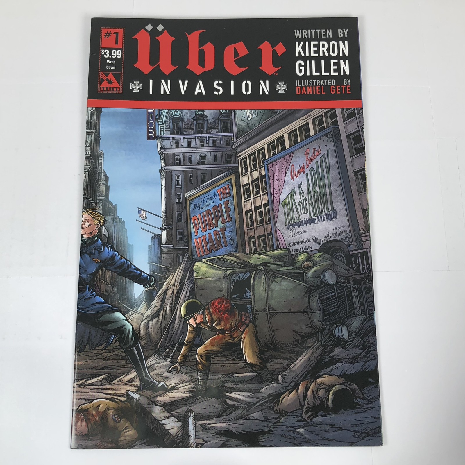 Uber Invasion #1 Wraparound Cover Avatar Press Kieron Gillen Daniel Gete Comic