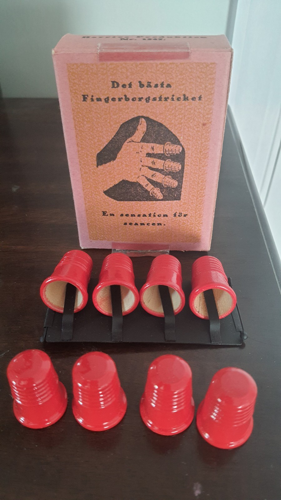 Vintage  Harries Sweden Eight Thimbles Trick-RED Collectible Rare Magic Trick