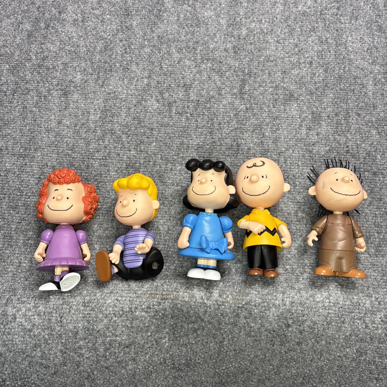 Rare Peanuts Christmas 5.5
